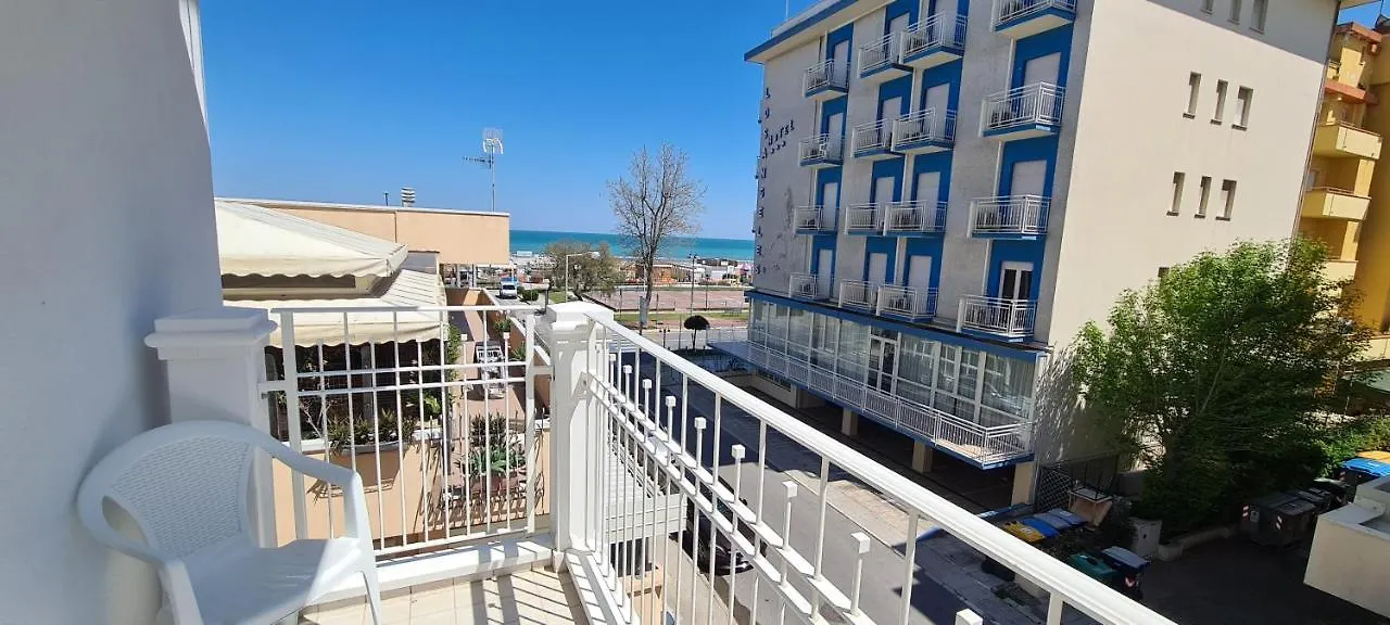 Rubino Apartments a 100metri dal mare Riccione 0*,  Italia